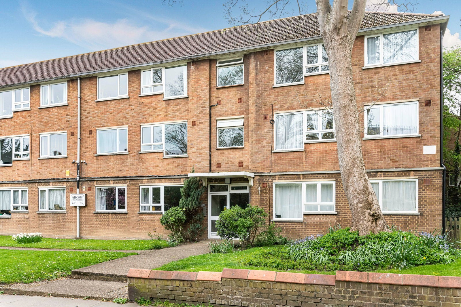 Flat Hall Drive in Greater London
