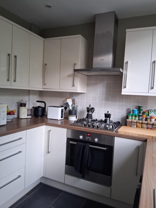 Room Silk Mills Passage in Greater London