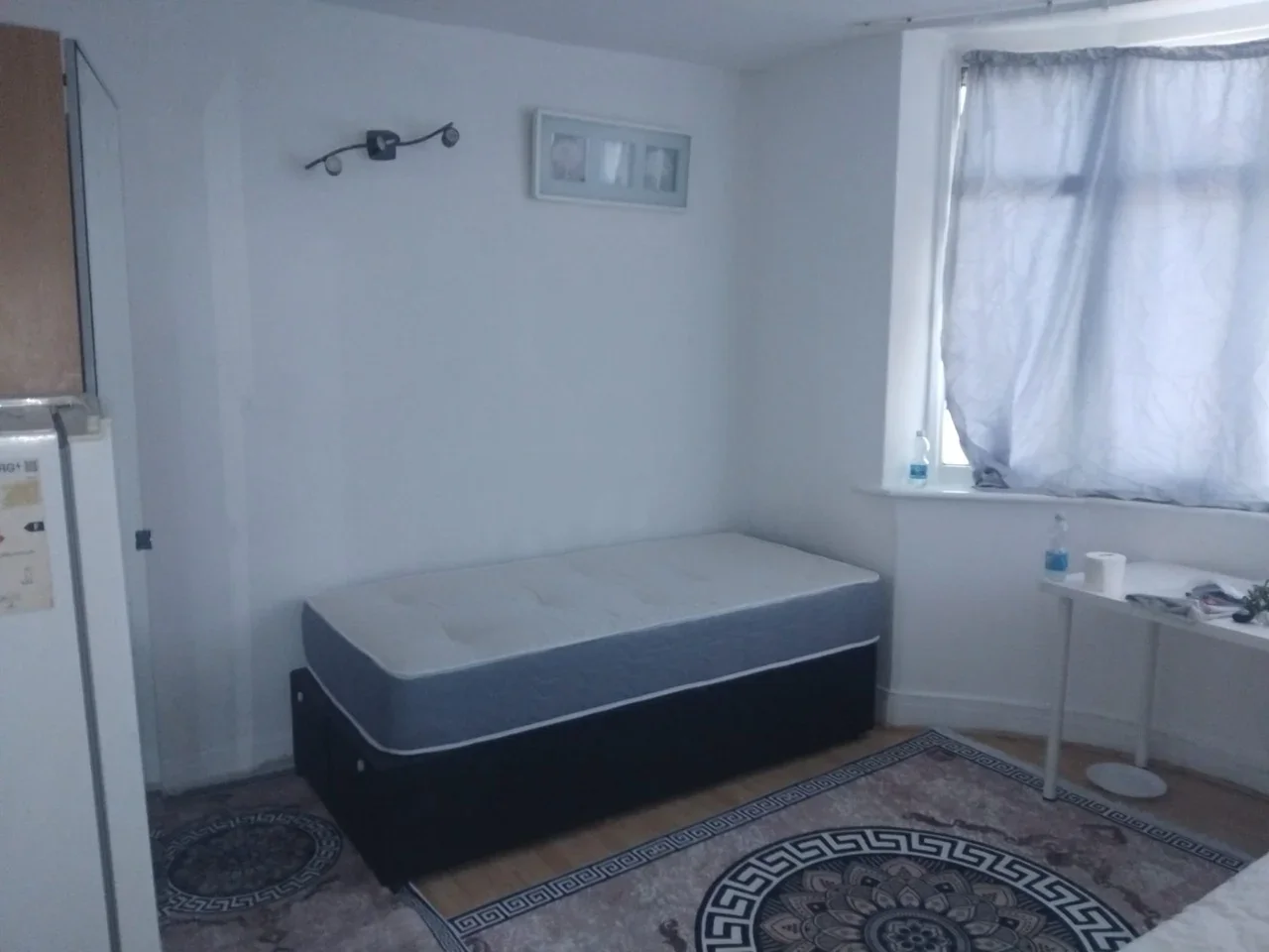 Room Church Lane in Greater London
