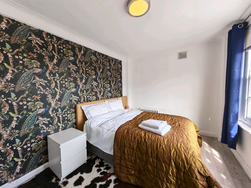 Room Edgware Road in City of Westminster