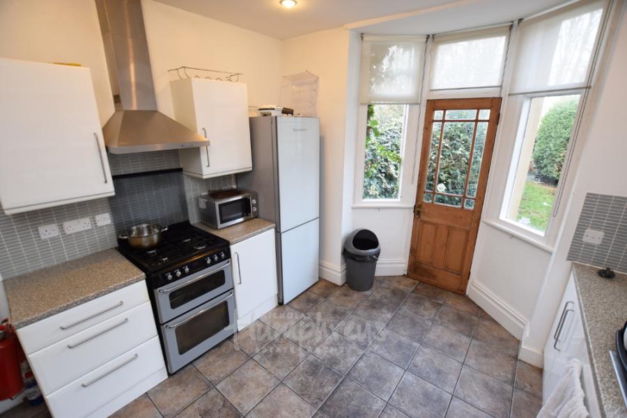 Room Colwyn Road in Northampton
