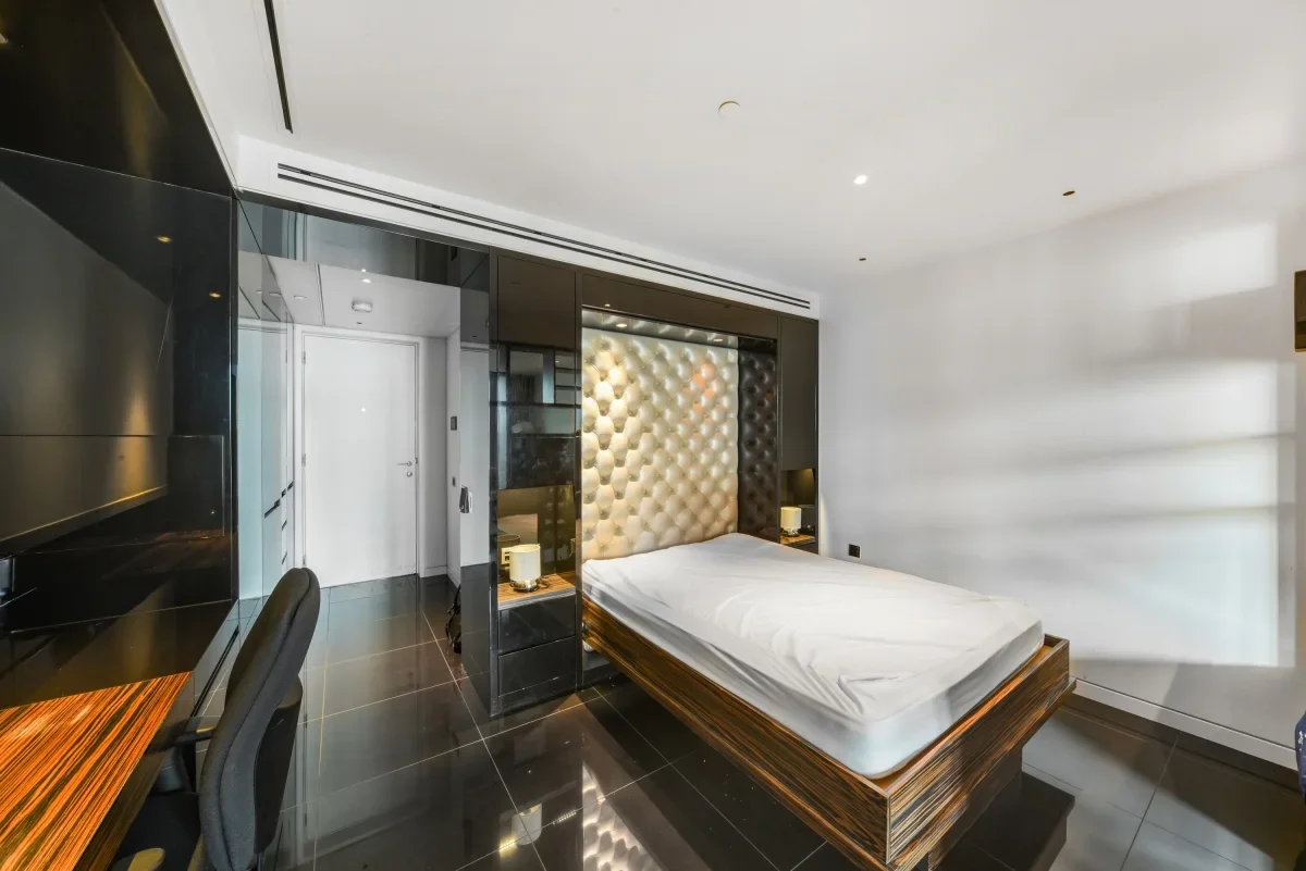 Flat Moor Lane in City of London