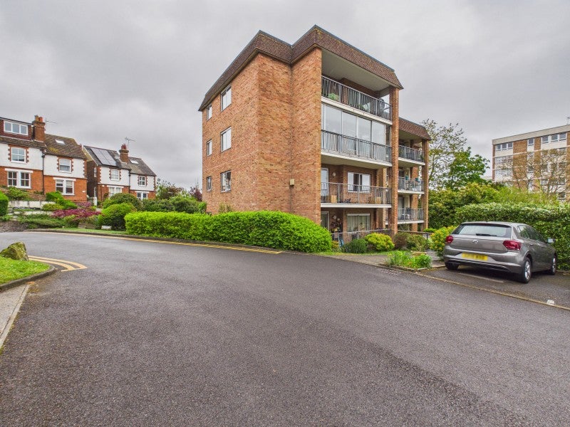 Flat The Mount in Guildford