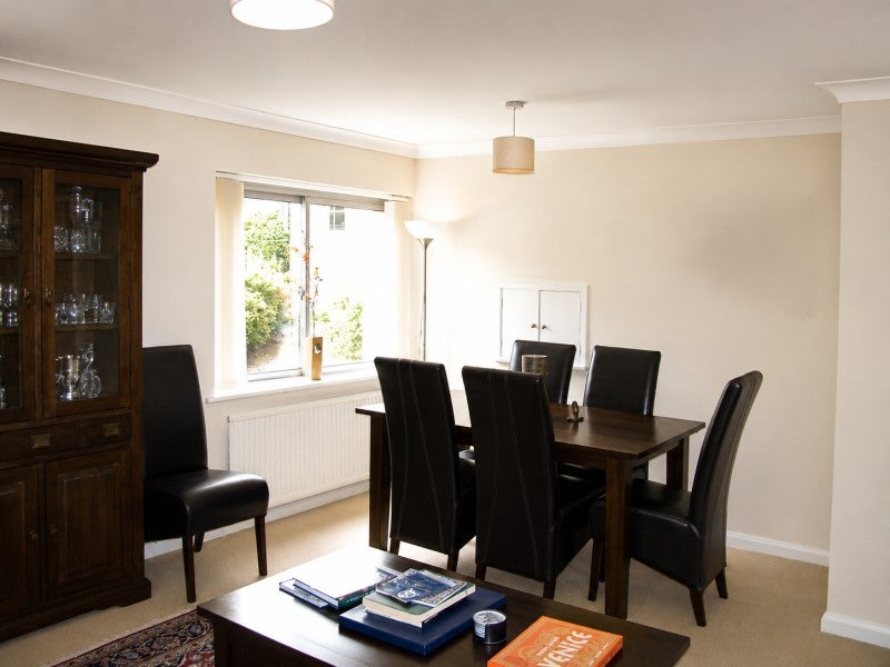 Flat The Mount in Guildford