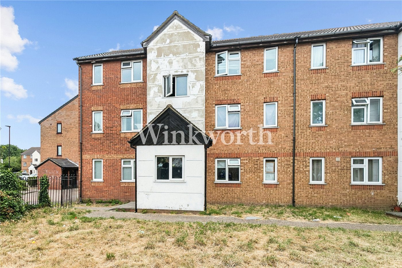 Flat Whitehead Close in Greater London
