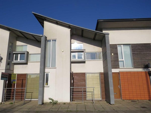 Flat Wren Way in Manchester