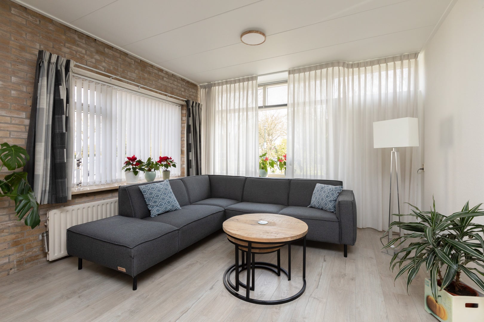 Tussenwoning te koop: Ylostinslaan 73, Ijlst