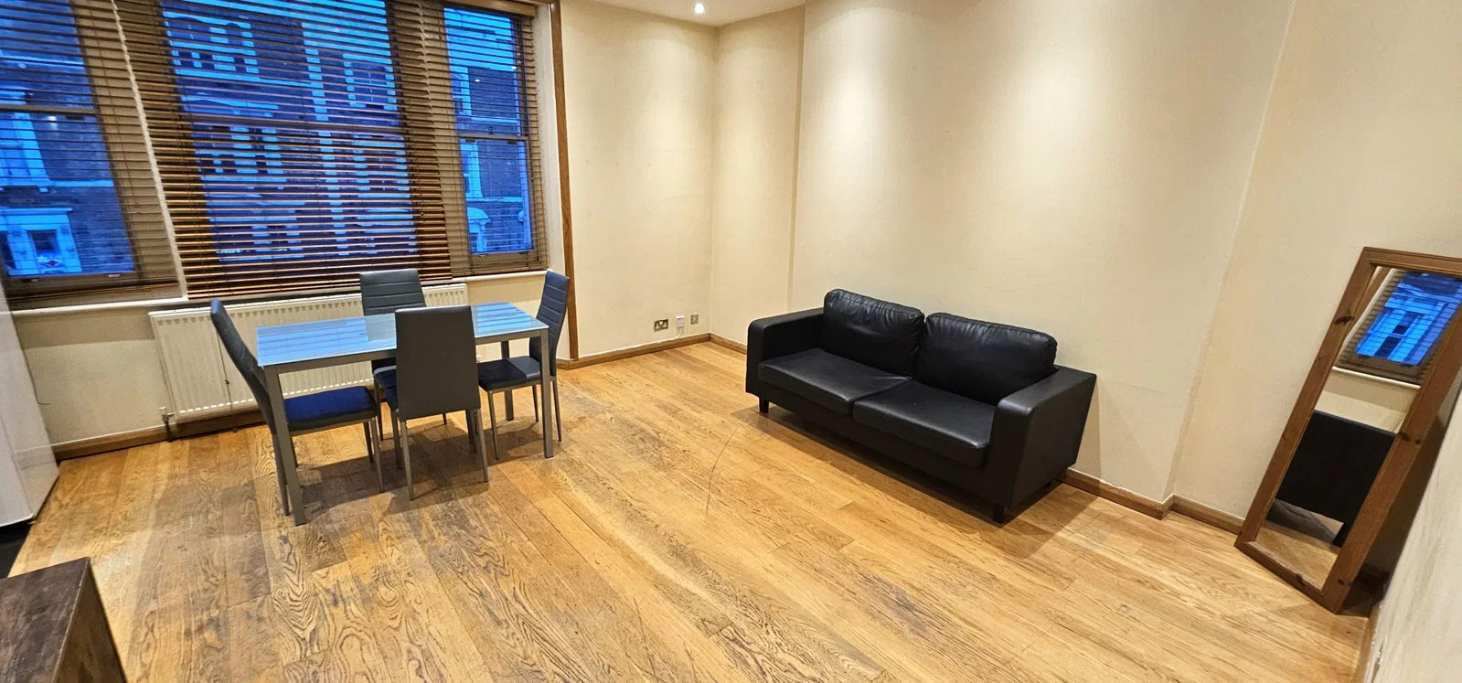 Flat New Road in Greater London