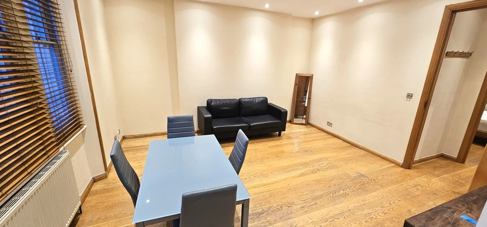 Flat New Road in Greater London