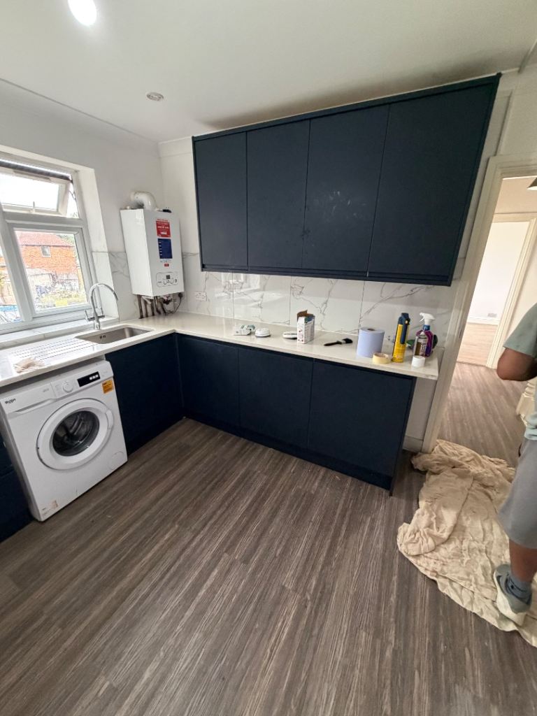 House Perry Close in Greater London