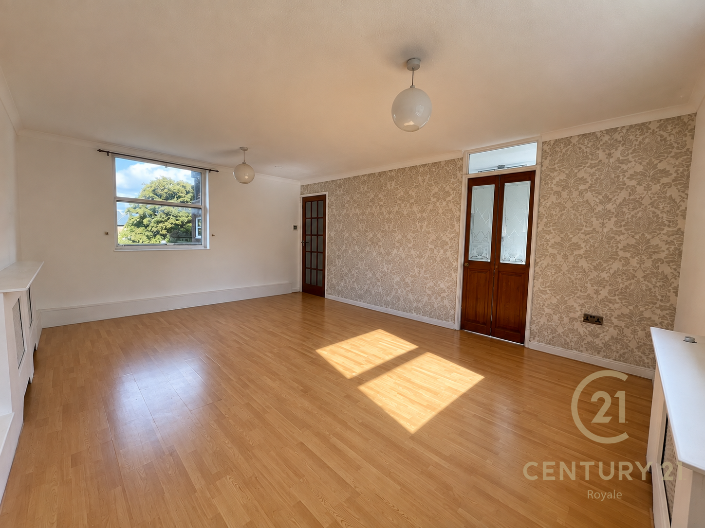 Flat Cumberland House in Greater London