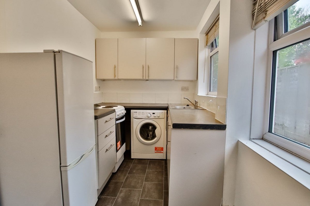 Flat Ombersley Road in Worcester