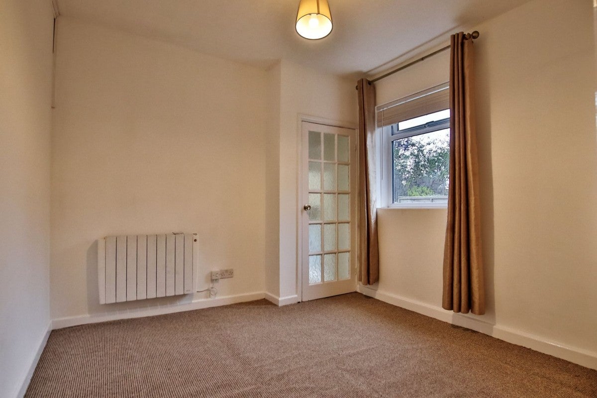 Flat Ombersley Road in Worcester