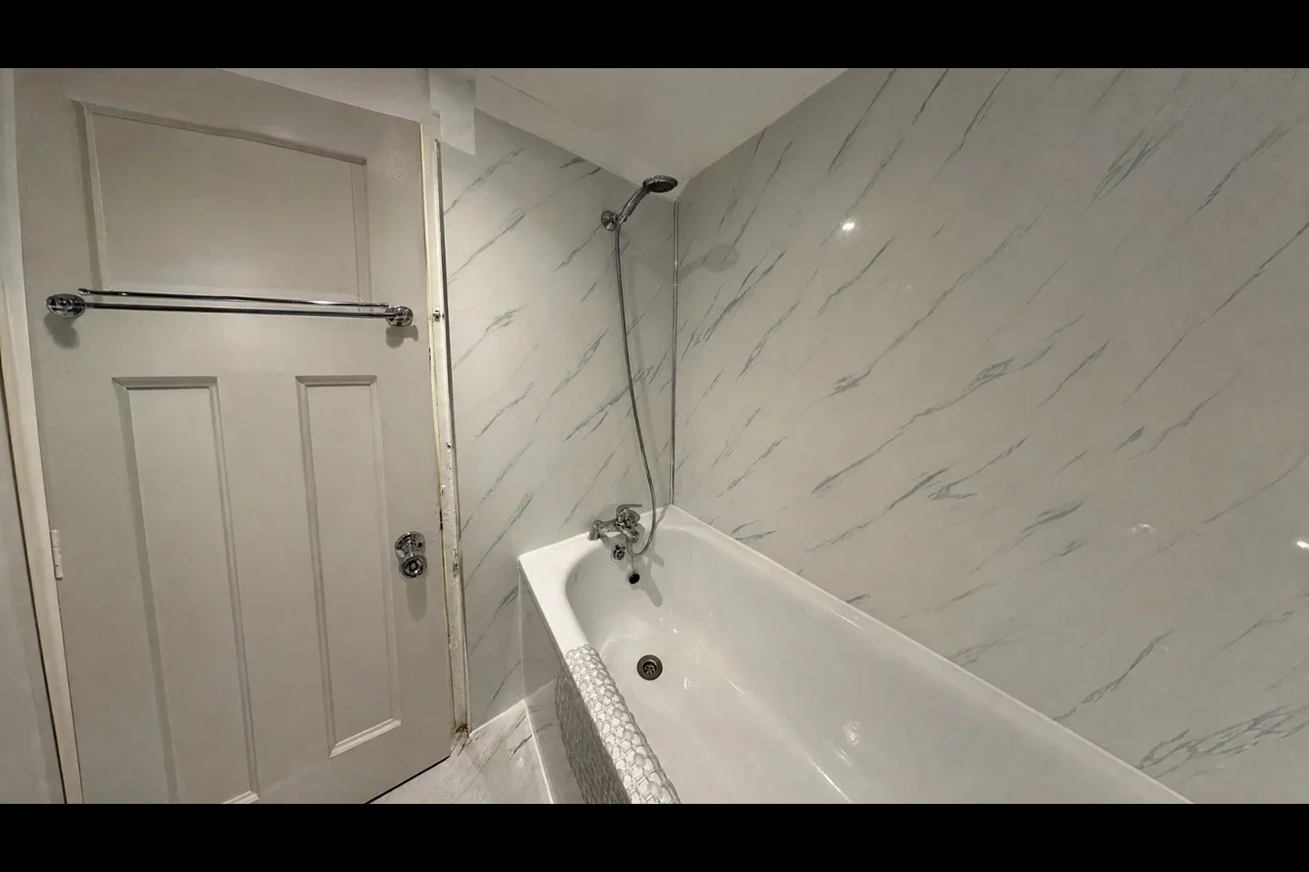 Room Chicksand Street in Greater London