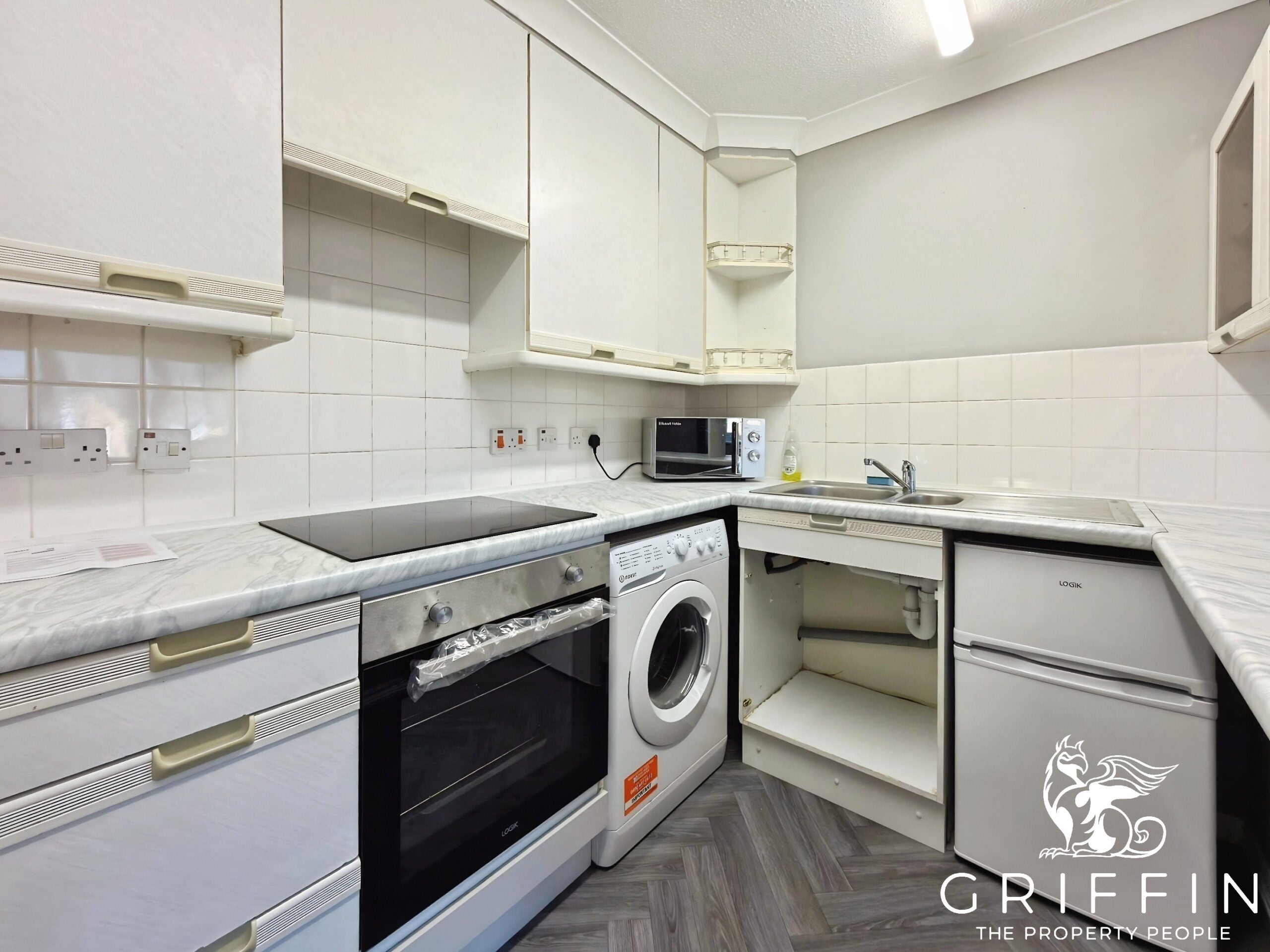 Flat Vicarage Square in Grays