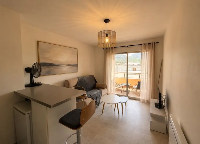 Flat Boulevard des Neiges in Marseille