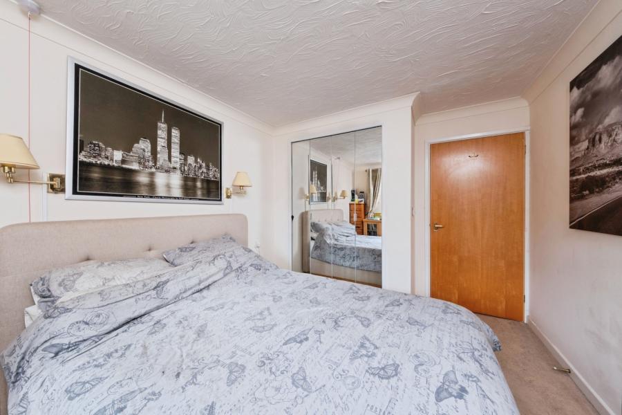 Flat Spencer Court in Cherwell District