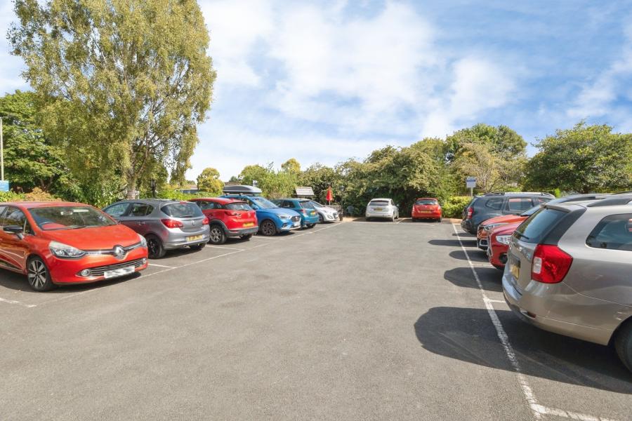 Flat Spencer Court in Cherwell District
