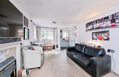 Flat Spencer Court in Cherwell District