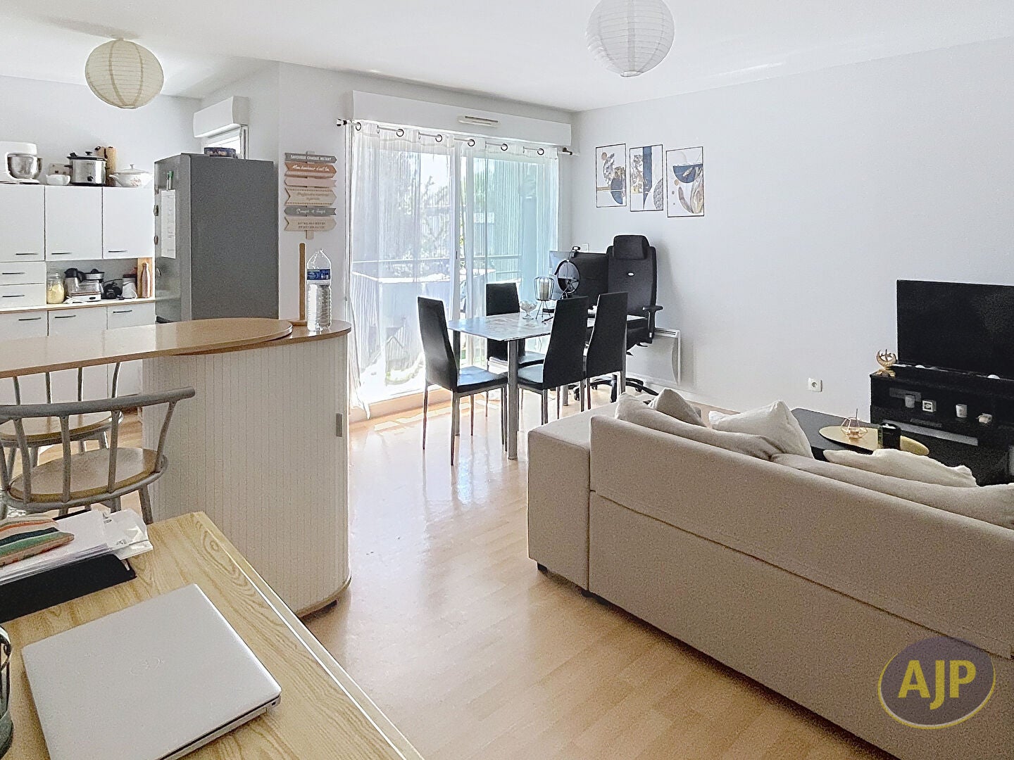 Flat D 11 in Nuret-le-Ferron
