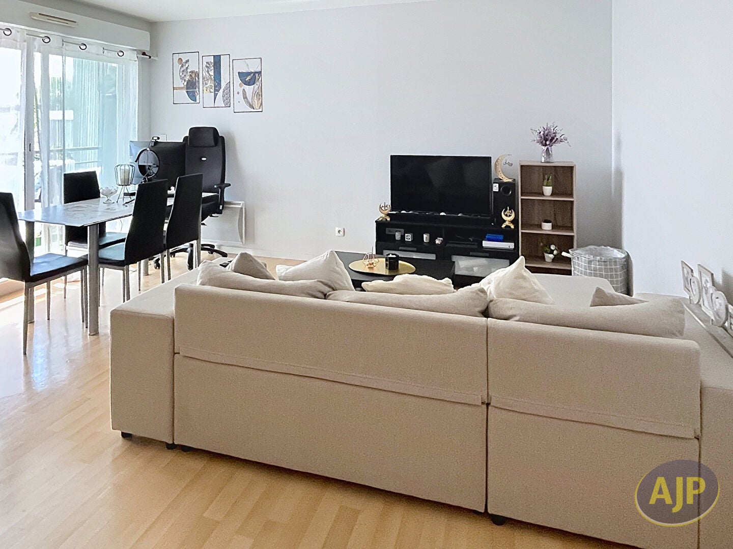 Flat D 11 in Nuret-le-Ferron