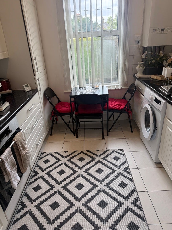 Room Lancaster Road in Greater London