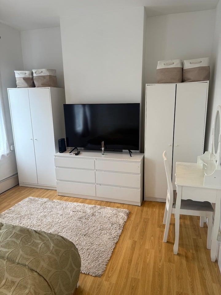 Room Lancaster Road in Greater London