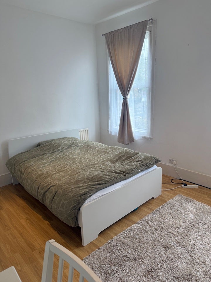 Room Lancaster Road in Greater London