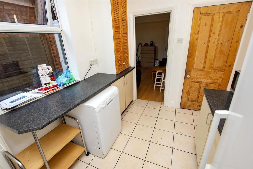 Flat Raddlebarn Road in Birmingham