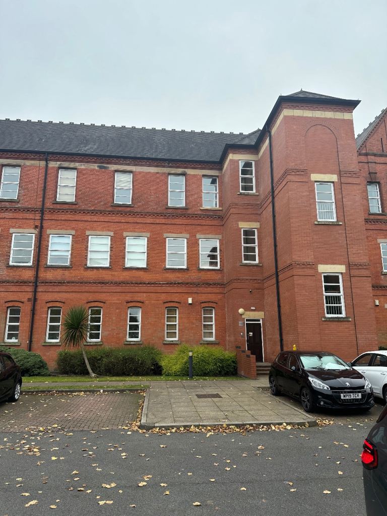 Flat Ockbrook Drive in Nottingham