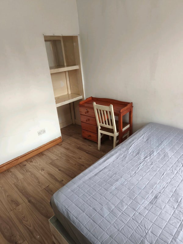 Room Chingford Road in Greater London
