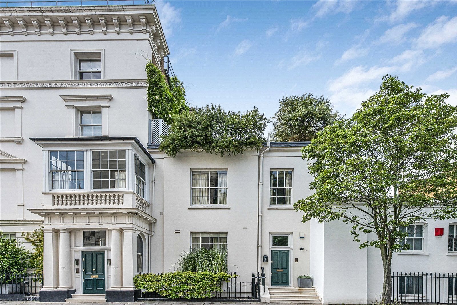 Flat St George's Drive in City of Westminster