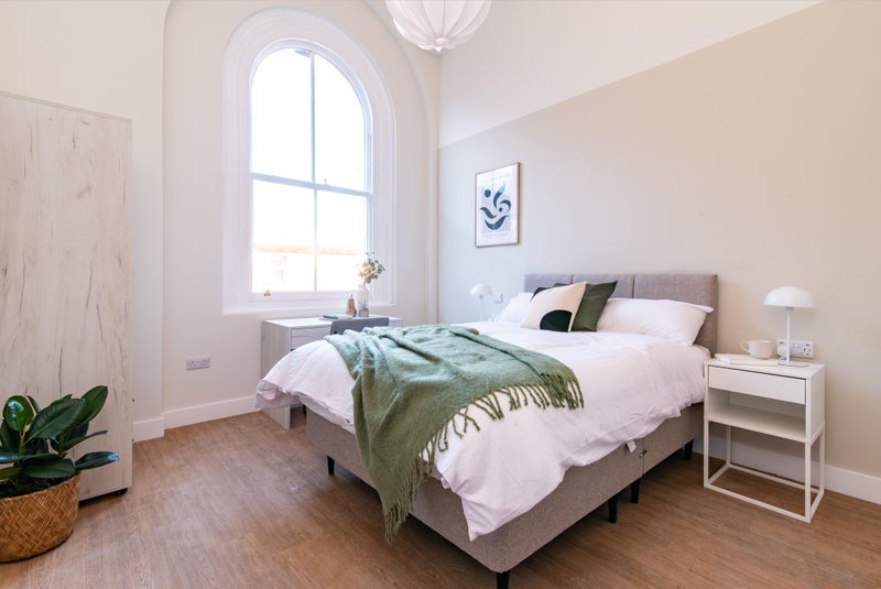 Room Watnall Road in Ashfield