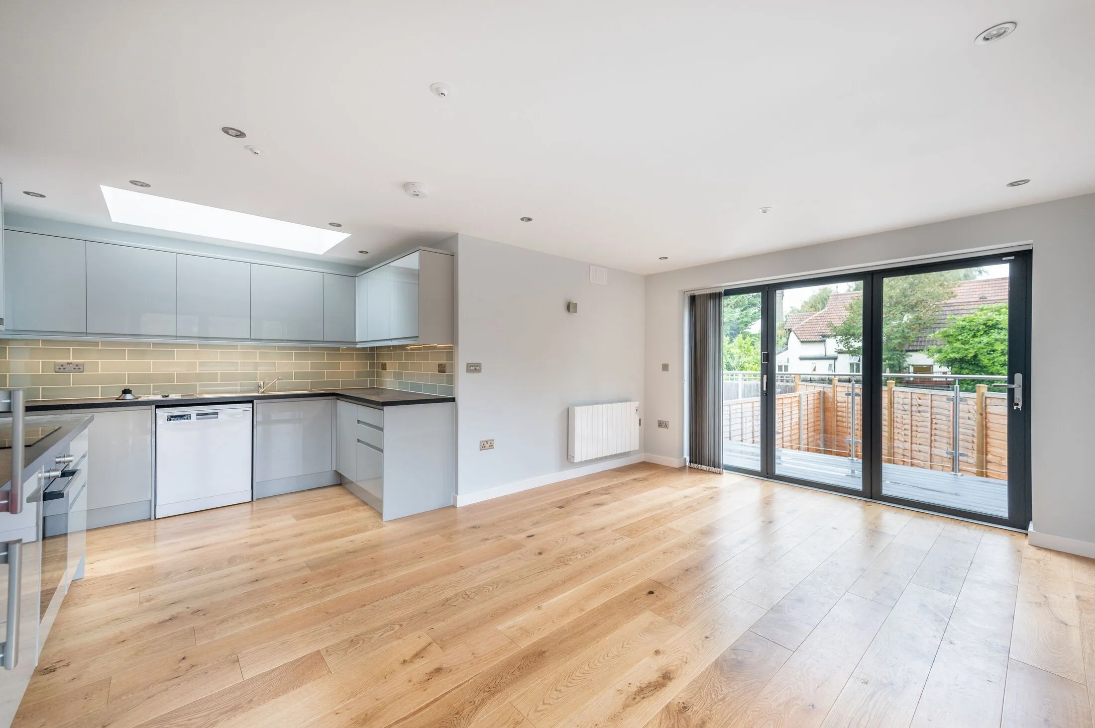 Flat Mora Road in Greater London