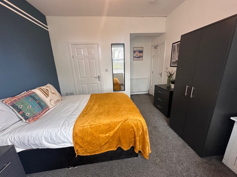 Room Hilton Street in Salford