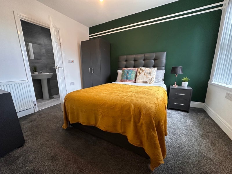 Room Hilton Street in Salford