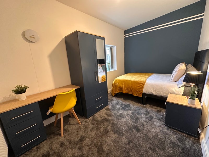 Room Hilton Street in Salford