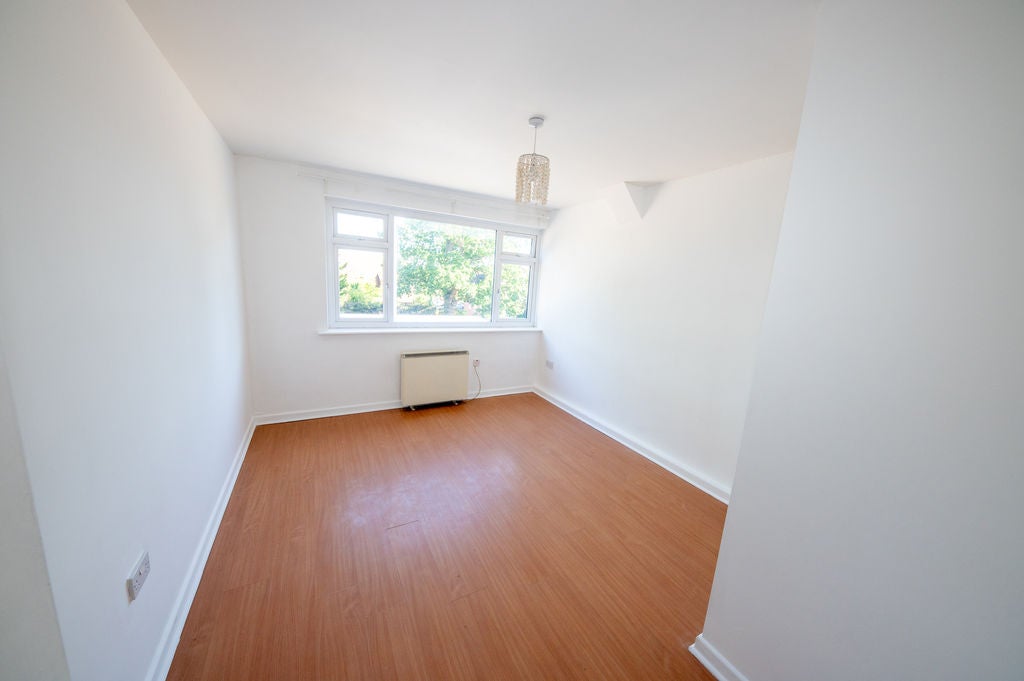 Flat London Road in Havant