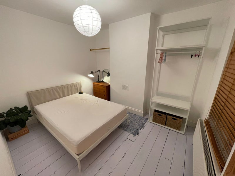 Room Roseberry Park in Bristol