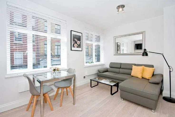 Flat Greek Street in City of Westminster
