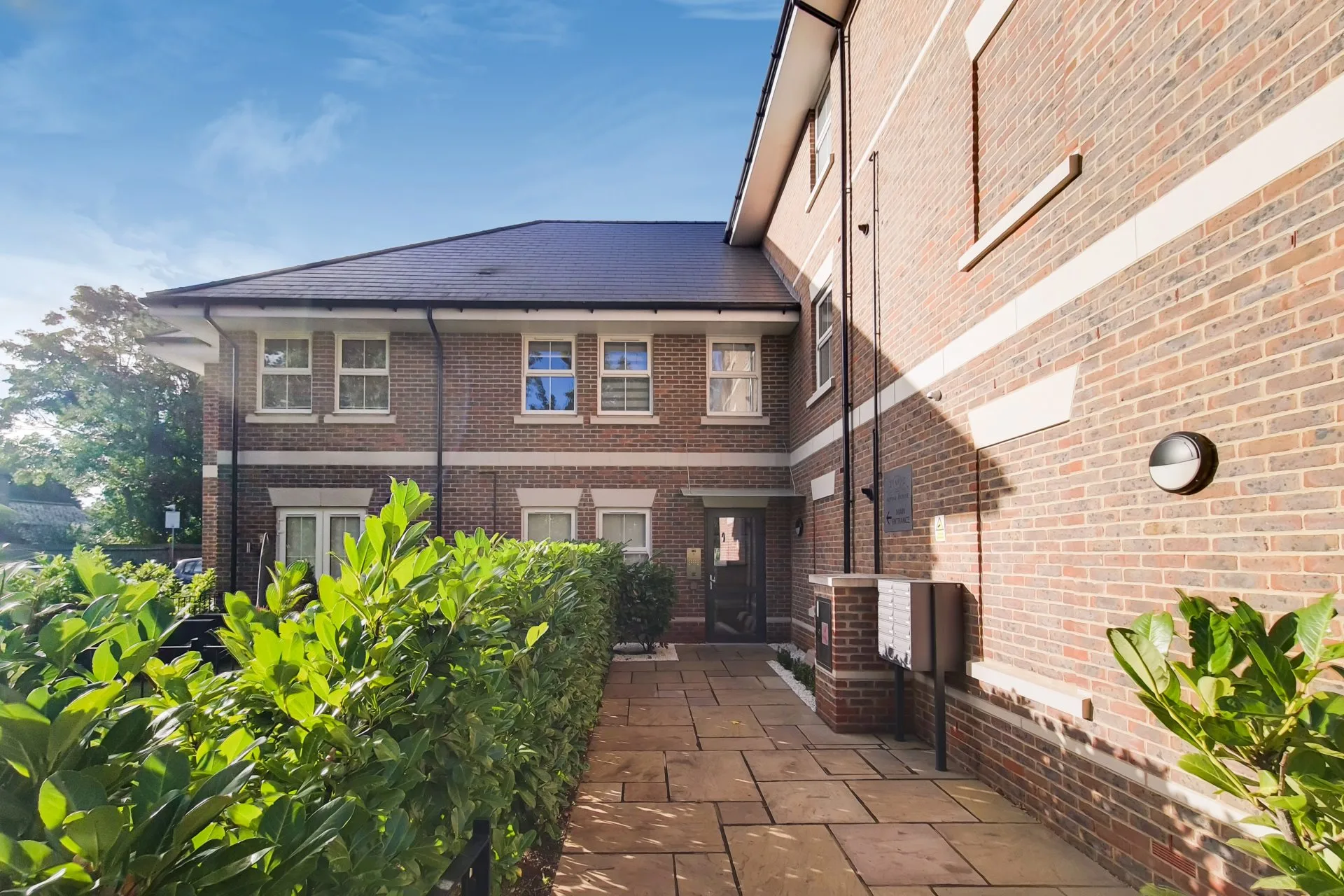 House Common Road in Greater London
