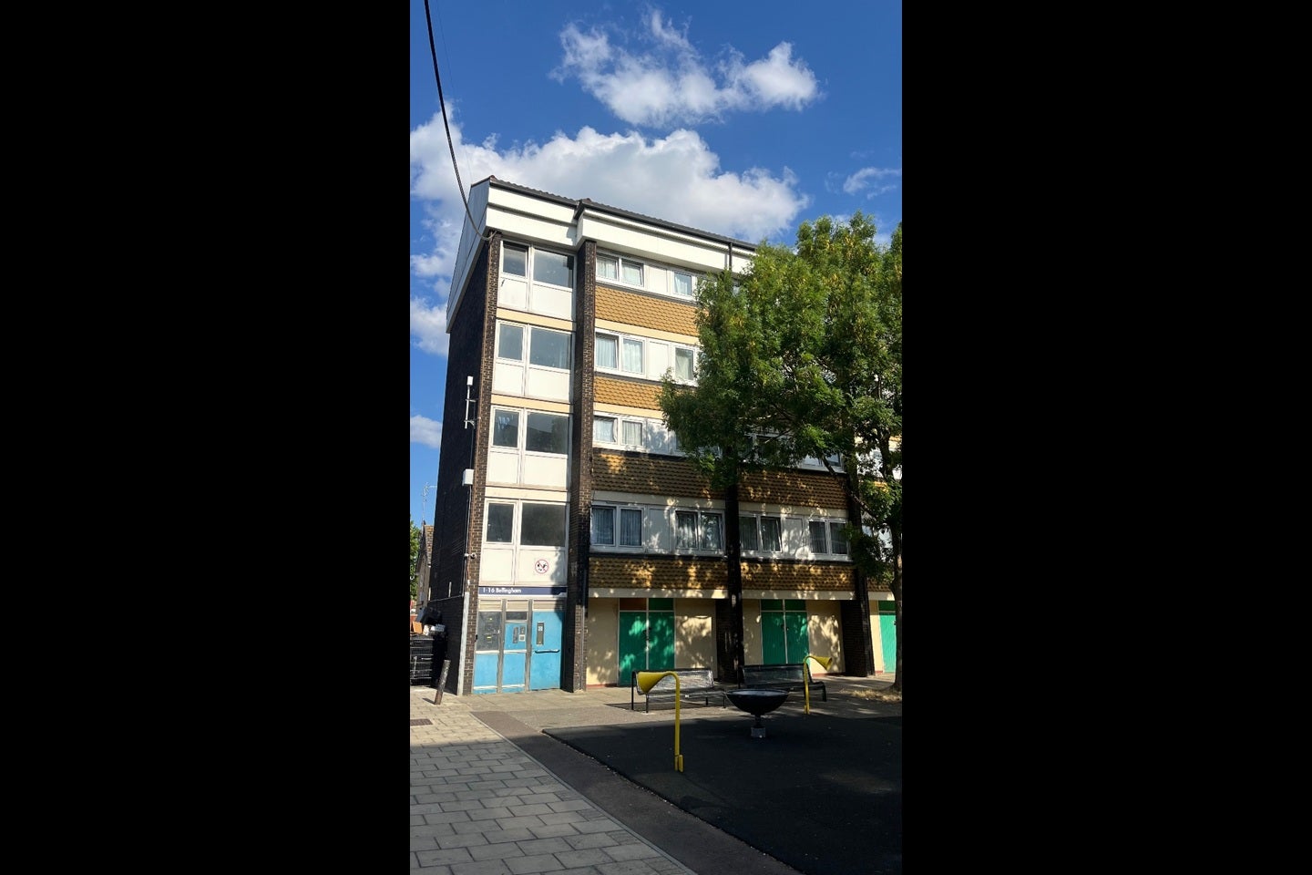 Flat Park Lane in Greater London