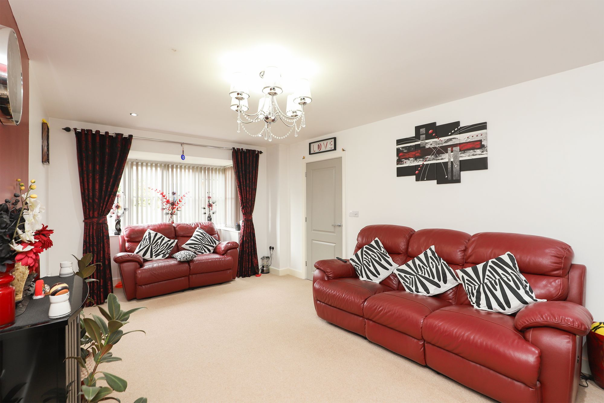 House Carlton Way in Rotherham