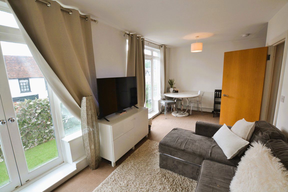 Flat Amwell End in East Hertfordshire