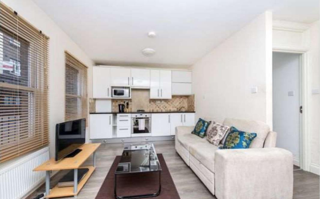 Flat Heneage Street in Greater London