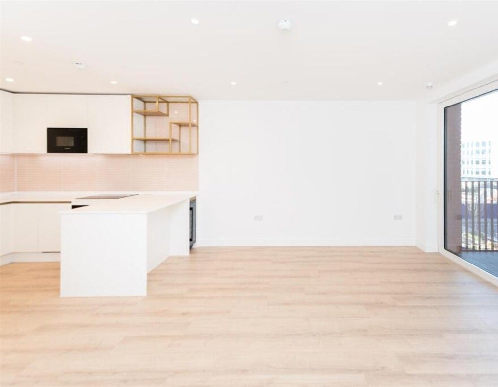 Flat Abbeydale Road in Greater London