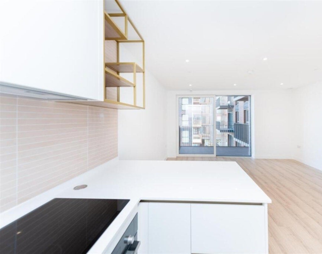 Flat Abbeydale Road in Greater London