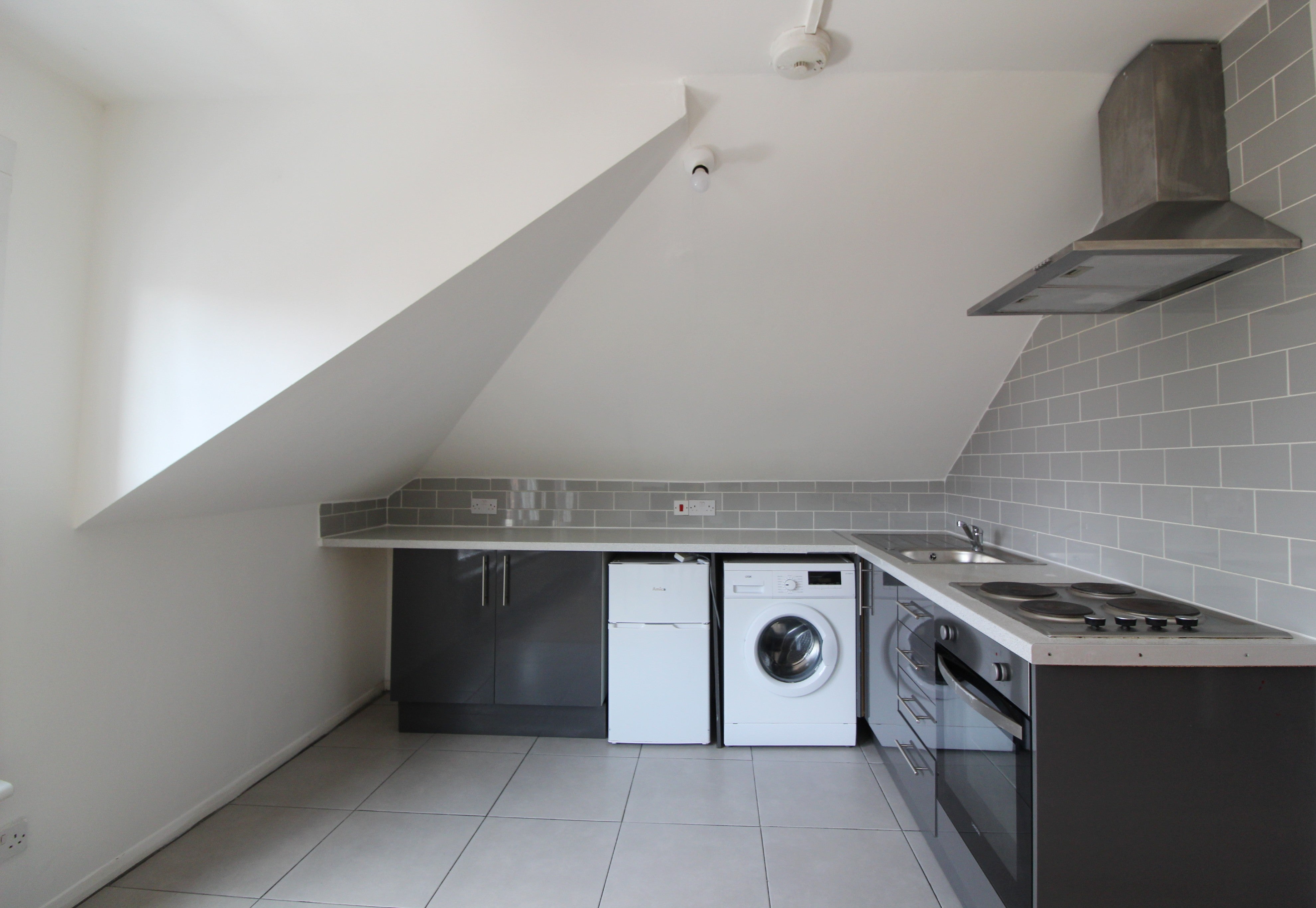 Flat Streatham High Road in Greater London