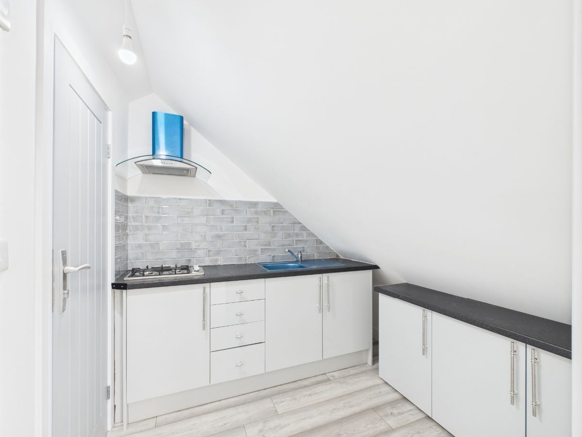 Flat Fairfield Crescent in Greater London