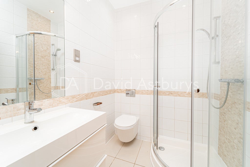 Flat Nathaniel Close in Greater London